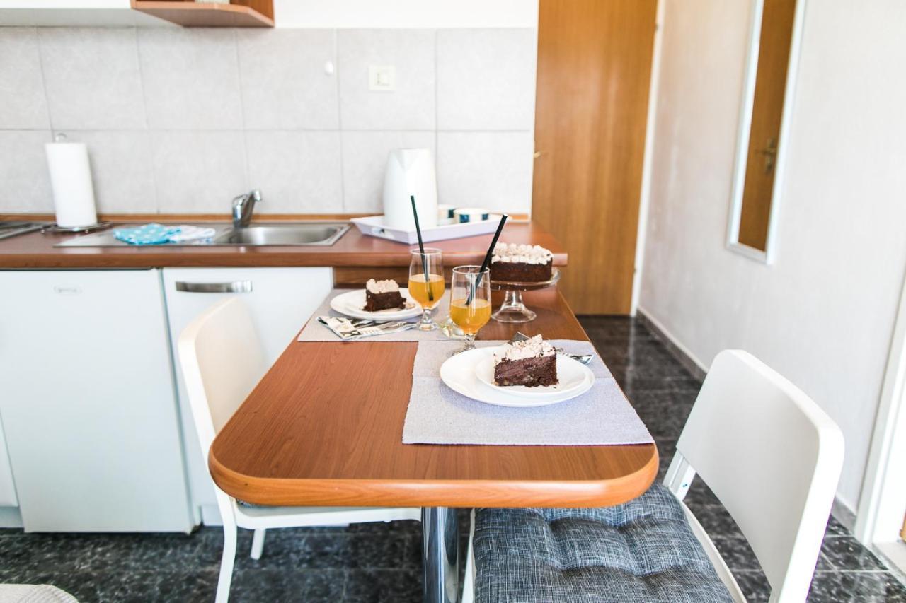 Apartmani Sanja Vodice Extérieur photo
