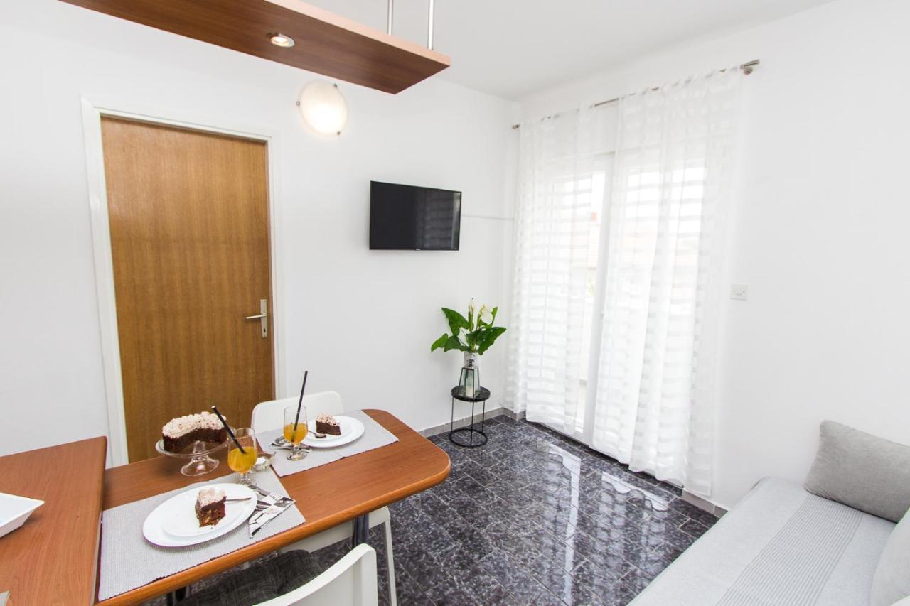 Apartmani Sanja Vodice Extérieur photo